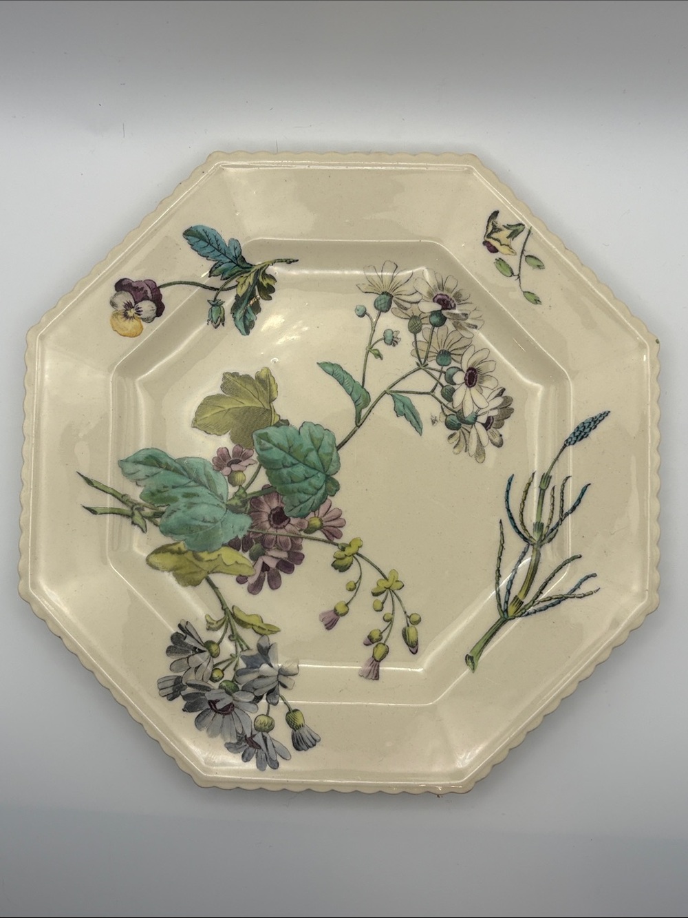 RARE 1883 Copeland Spode
Octagonal Hand Painted Daisies 8.25"
Plate